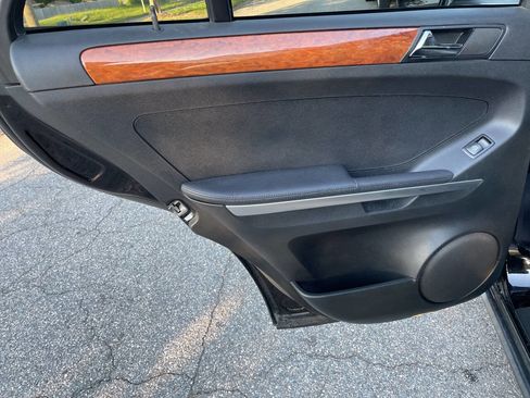 Used 2007 Mercedes-Benz ML 320 4MATIC image 19