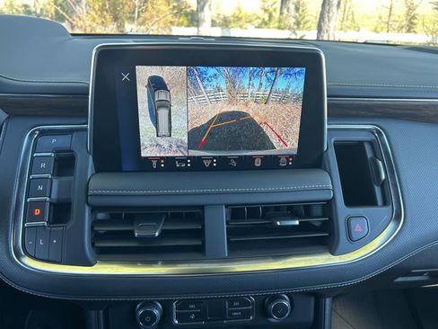 Used 2023 Chevrolet Suburban Premier w/ Advanced Technology Package image 13