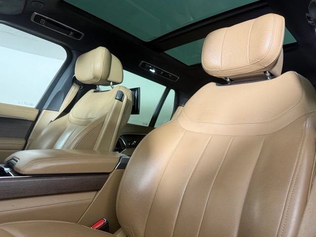 Used 2024 Land Rover Range Rover Long Wheelbase Autobiography AWD/4WD image 4
