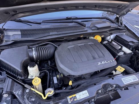 Used 2014 Chrysler Town & Country S image 16