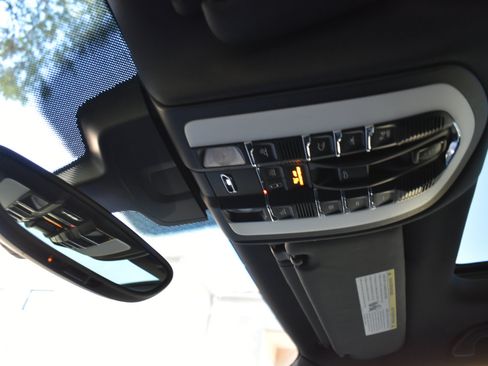 Used 2018 Porsche Cayenne Platinum Edition image 47