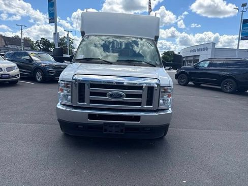 Used 2022 Ford E-350 and Econoline 350 Super Duty w/ Power Windows & Locks Group RWD image 2