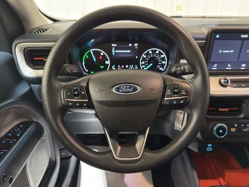 Certified 2022 Ford Maverick XLT image 3