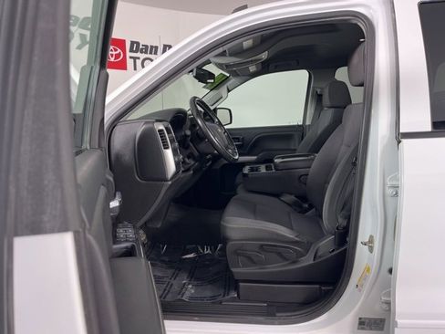 Used 2019 Chevrolet Silverado 1500 LT image 3