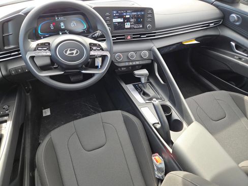 New 2026 Hyundai Elantra SE FWD image 12