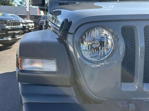 Used 2022 Jeep Wrangler Unlimited Sport w/ Sun And Sound Package AWD/4WD image 9