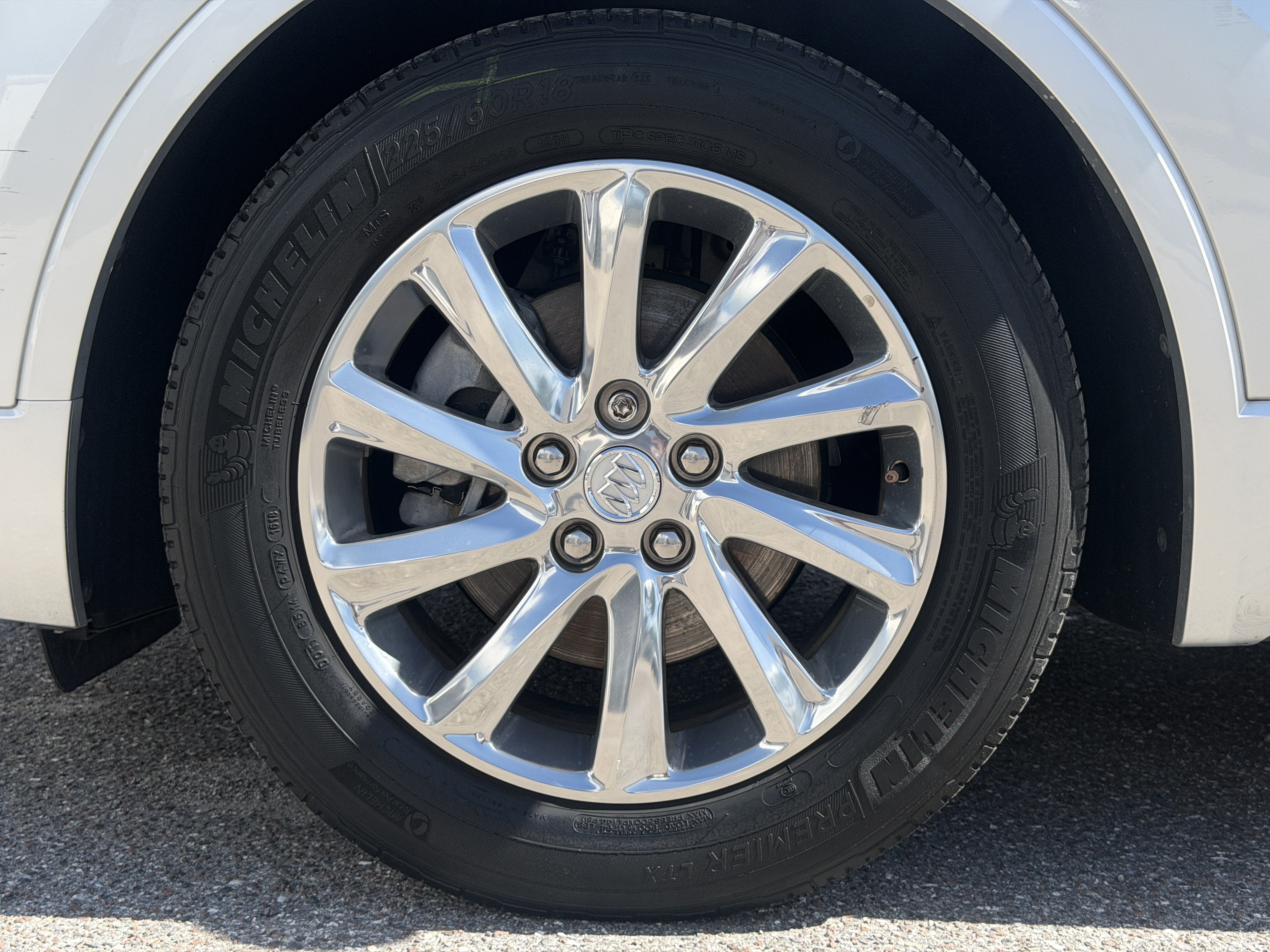 Used 2019 Buick Envision Essence FWD image 38