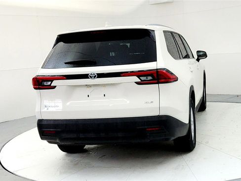 Certified 2024 Toyota Grand Highlander XLE image 5