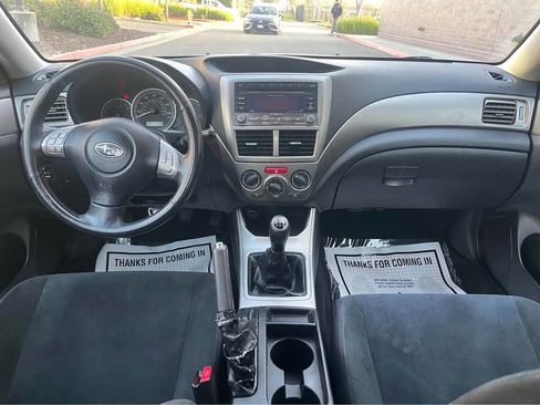 Used 2010 Subaru Impreza 2.5i Premium image 12