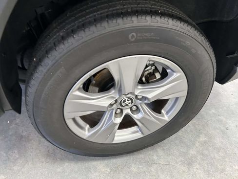 Used 2024 Toyota RAV4 XLE FWD image 9