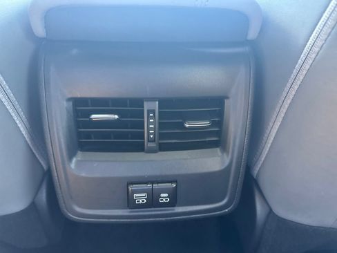 Used 2021 Toyota Avalon XLE w/ Moonroof Package FWD image 36