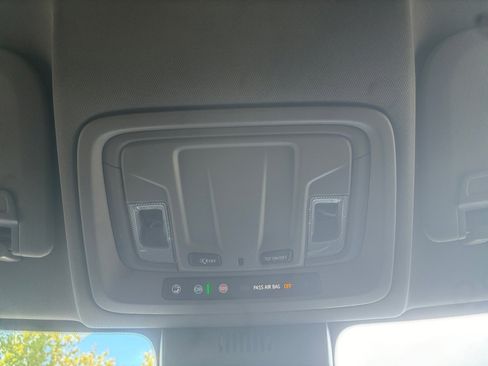 Used 2024 Chevrolet Silverado 2500 LT image 29