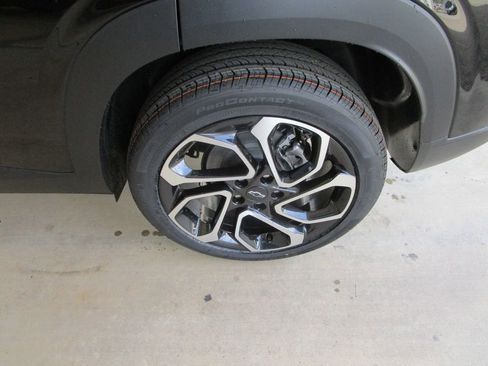 New 2026 Chevrolet Trax RS w/ Sunroof Package image 9