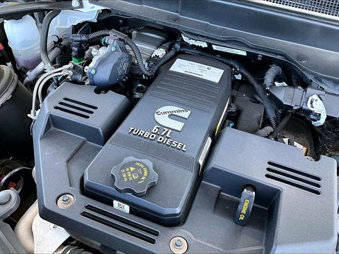 Used 2024 RAM 2500 Big Horn AWD/4WD image 32