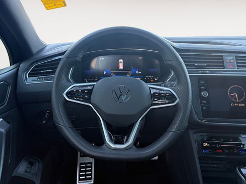 Certified 2024 Volkswagen Tiguan SE R-Line image 13