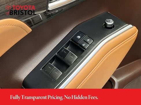 Used 2021 Toyota Highlander Platinum AWD/4WD image 30