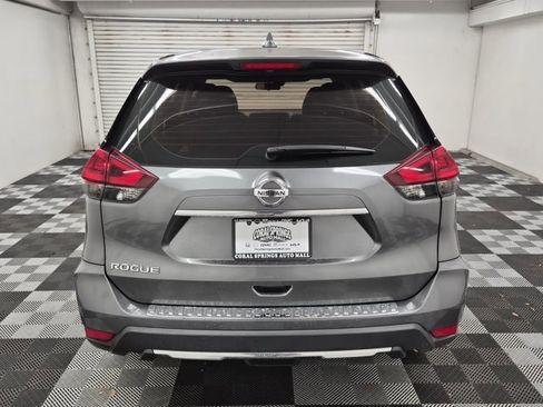 Used 2019 Nissan Rogue S image 5