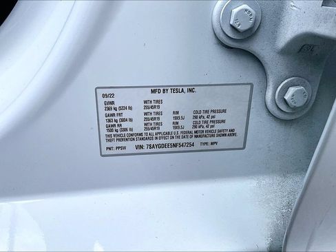 Used 2022 Tesla Model Y Long Range AWD/4WD image 30