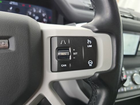 Certified 2021 Land Rover Defender 90 First Edition image 17