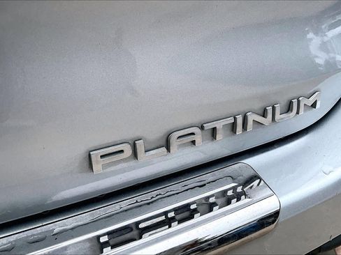 Used 2021 Toyota Highlander Platinum FWD image 10