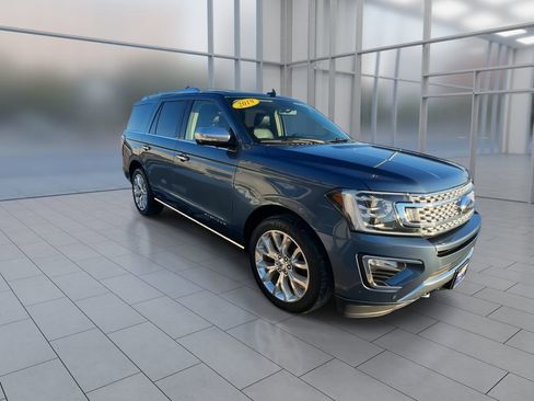 Used 2019 Ford Expedition Platinum image 2