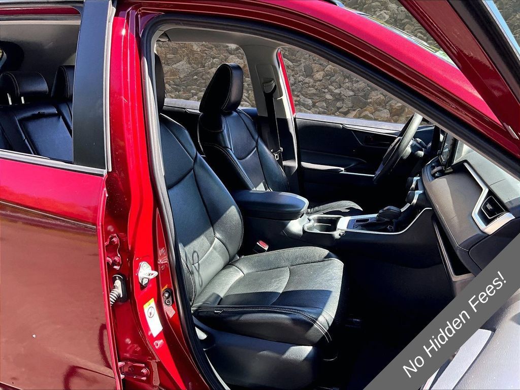 Used 2019 Toyota RAV4 LE w/ All Weather Liner Package AWD/4WD image 7