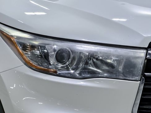 Used 2016 Toyota Highlander XLE AWD/4WD image 10