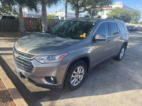 Used 2018 Chevrolet Traverse LT image 1