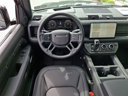 New 2025 Land Rover Defender 110 S image 7