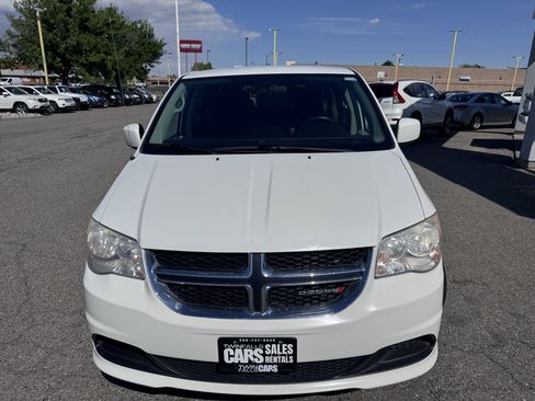 Used 2013 Dodge Grand Caravan SXT FWD image 3