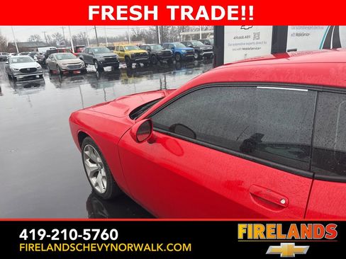 Used 2016 Dodge Challenger SXT Plus image 3
