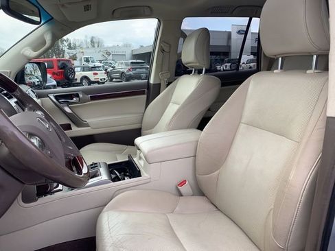 Used 2016 Lexus GX 460 w/ Premium Package image 24