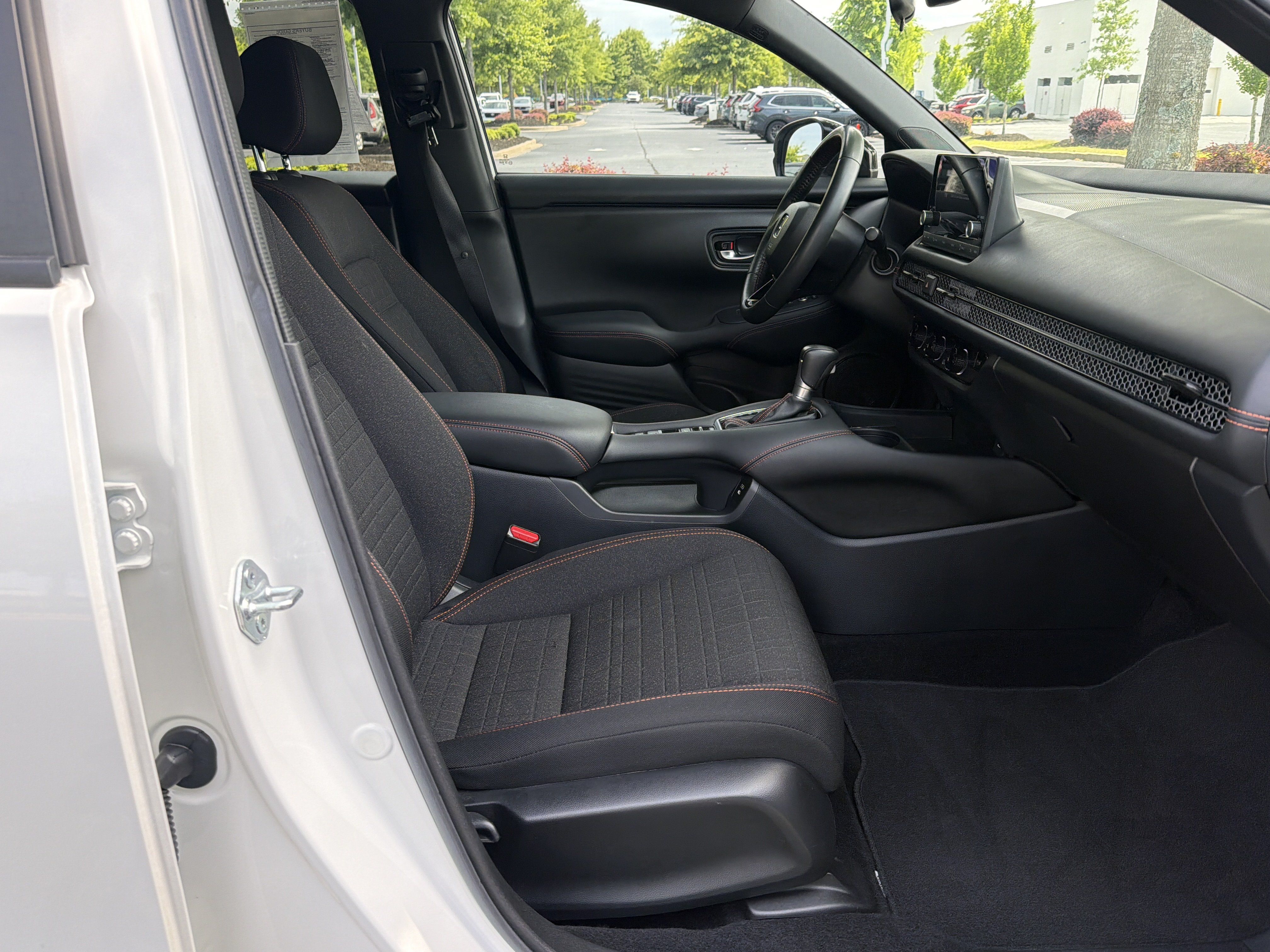 Certified 2024 Honda HR-V Sport image 29