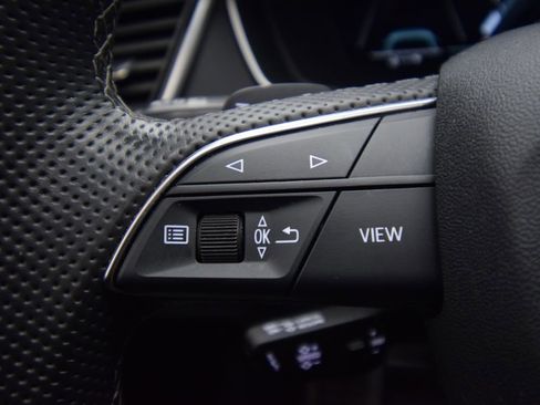 Used 2022 Audi SQ5 Premium Plus image 38