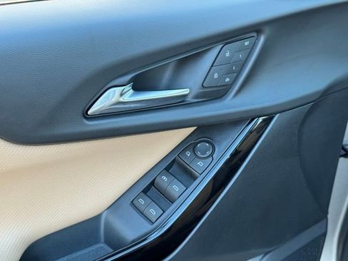 Used 2025 Chevrolet Equinox ACTIV w/ Safety and Technology Package image 6