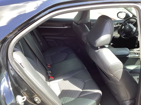 Used 2023 Toyota Camry SE FWD image 11