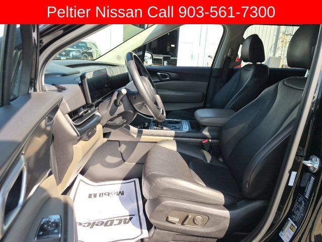 Used 2025 Kia Carnival FWD image 9