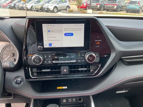 Used 2023 Toyota Highlander XSE image 23