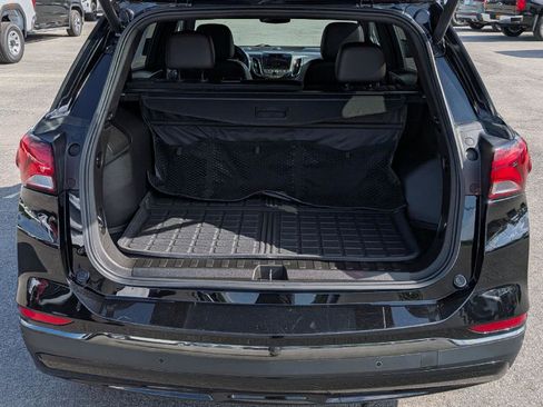 Used 2022 Chevrolet Equinox RS w/ RS Leather Package AWD/4WD image 10