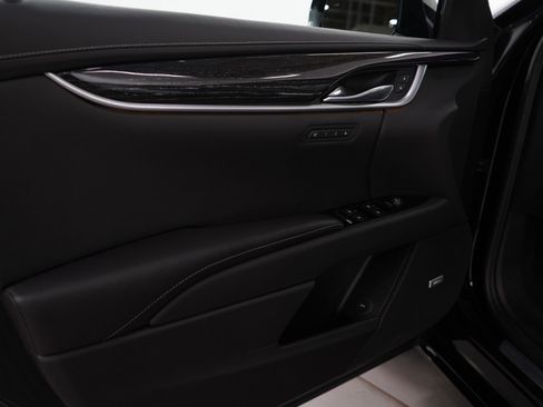 Used 2018 Cadillac XTS Vsport Platinum image 25