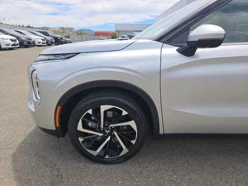 Used 2024 Mitsubishi Outlander SE AWD/4WD image 19