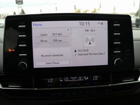 Used 2024 Toyota Sienna XLE image 22