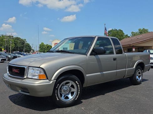 Used 2003 GMC Sonoma SLS RWD image 1