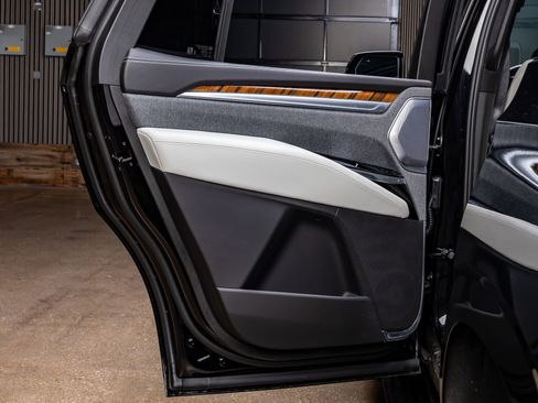 Used 2025 Cadillac Escalade Sport Platinum image 41