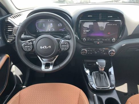 Certified 2025 Kia Soul EX FWD image 11