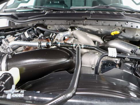 Used 2022 Ford F250 Lariat w/ Black Appearance Package image 32