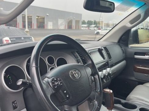Used 2010 Toyota Tundra Limited image 13