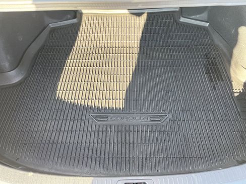 Used 2025 Toyota Corolla LE image 11