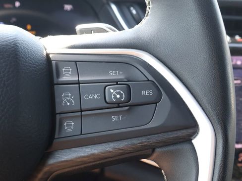 Used 2024 Jeep Grand Cherokee L Limited w/ Luxury Tech Group II AWD/4WD image 21