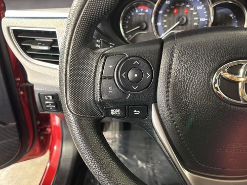 Used 2015 Toyota Corolla LE FWD image 30